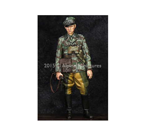 Alpine figurine 35193 WW2 German Grenadier Officer 1:35