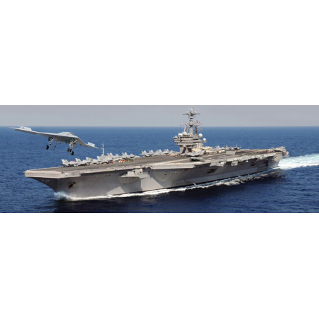 Italeri bateau/navire de guerre USS Heorge H.W. Bush CVN-77 1:720 référence 5534