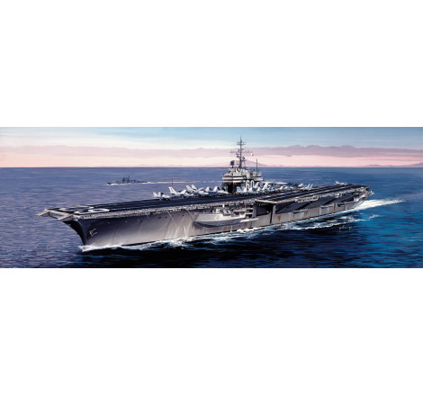Italeri bateau/navire de guerre USS Saratoga CV-60 référence 5520 échelle 1:720