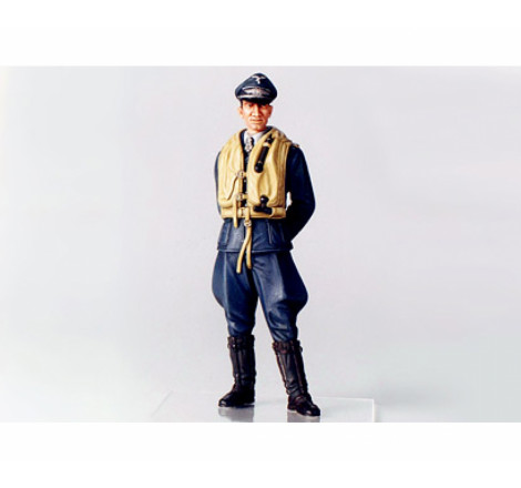 Pilote de la Luftwaffe WW2 1/16 Tamiya "Serie World Figure" Au petit bunker reims