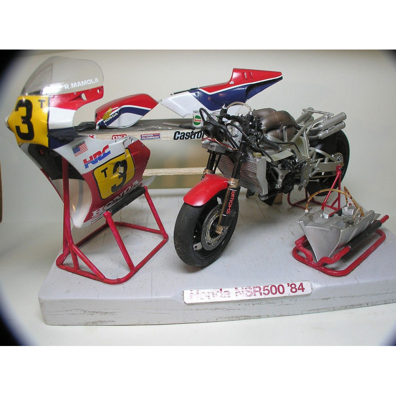 Maquette Tamiya Moto Honda NSR500 1984 1/12