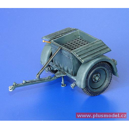 plusmodel® Maquette militaire Ammunition trolley sd.Anh. 32 pour Sdkfz 252 1:35