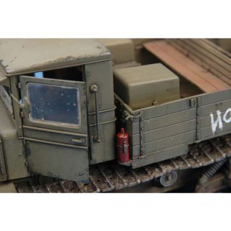 Trumpeter® Maquette Russian Voroshilovets Tractor 1:35 référence 01573.
