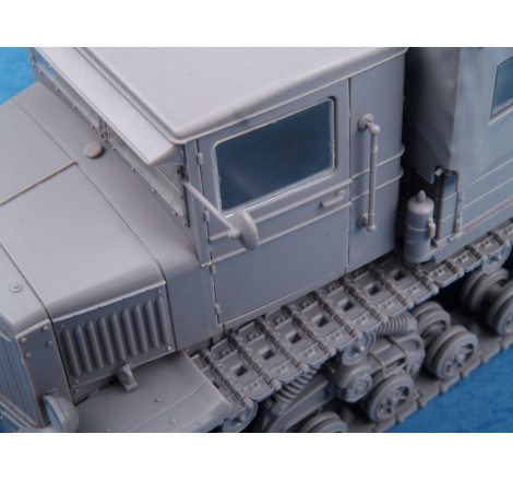 Trumpeter® Maquette Russian Voroshilovets Tractor 1:35 référence 01573.