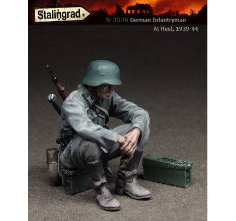 Stalingrad German Infantry at rest 1939-1944 S-3536 1/35